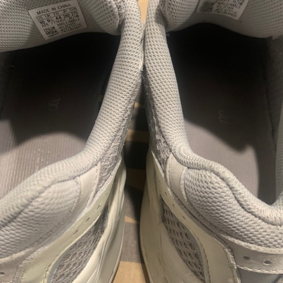 Yeezy 700 static - Picture 2 of 5